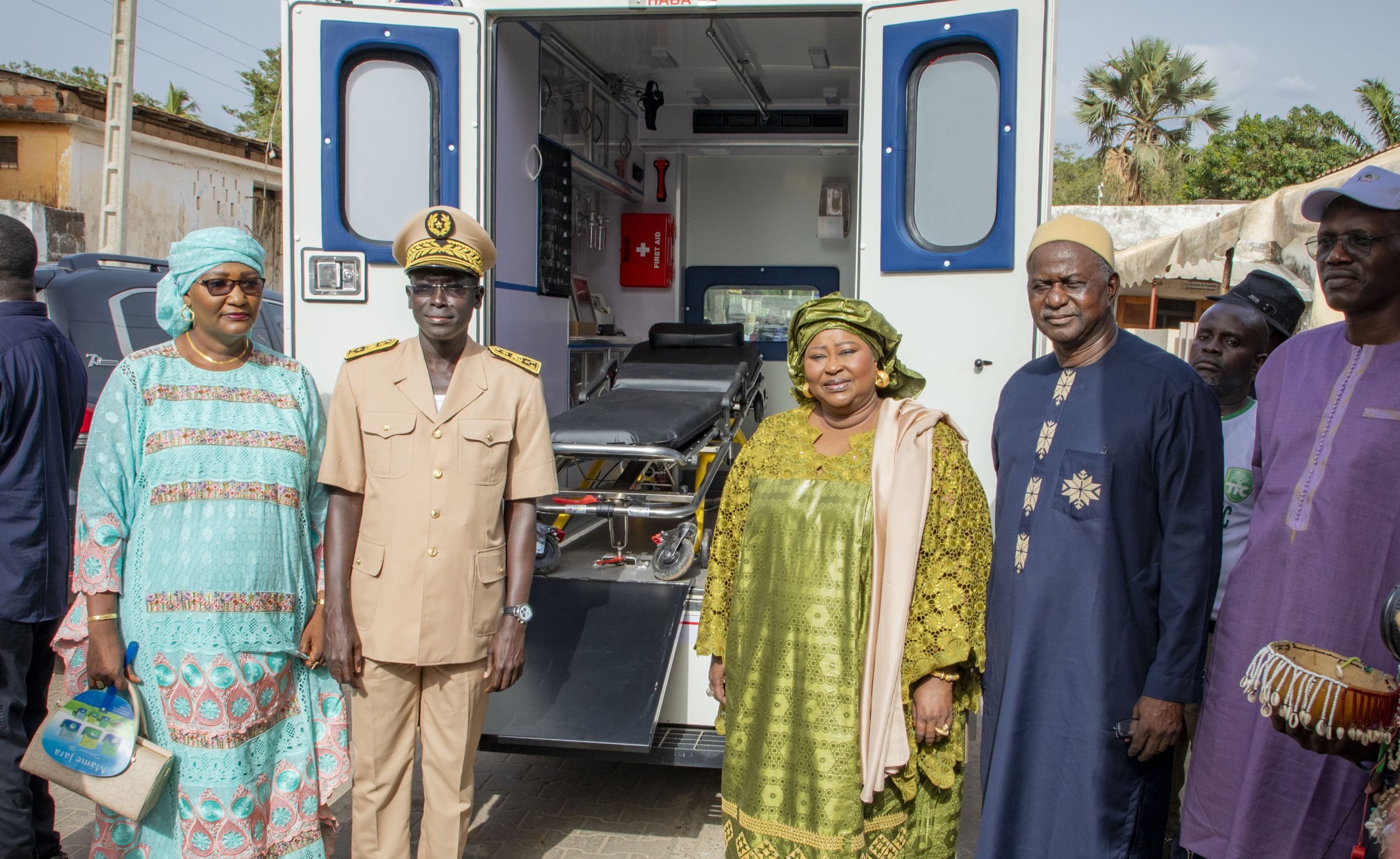 Distribution de 35 moulins à mil et de 02 ambulances médicalisées à Ziguinchor