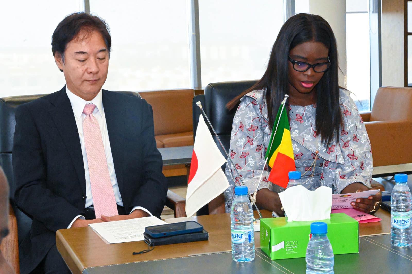 Cérémonie de réception d'un don de 4 804 tonnes de riz offert à notre pays par le Gouvernement du Japon