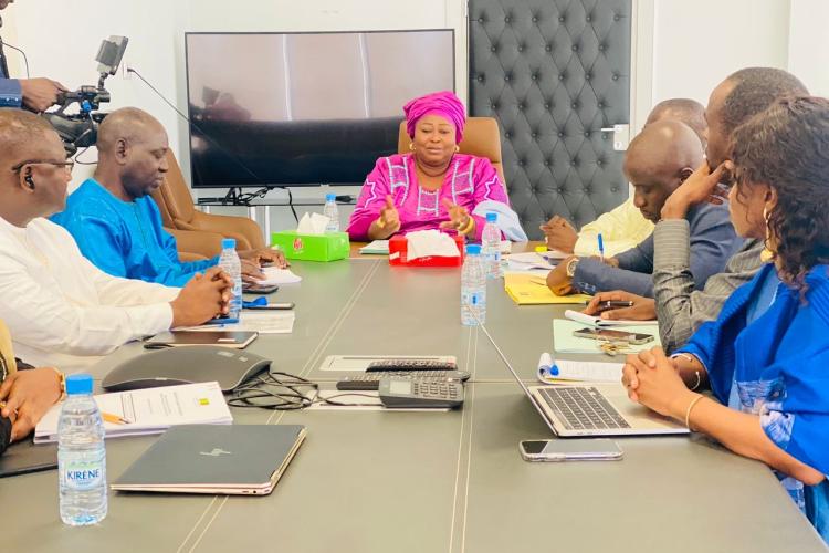 Ministre de la Famille et des Solidarités, Madame Maimouna DIEYE, en visite dans ses nouveaux services